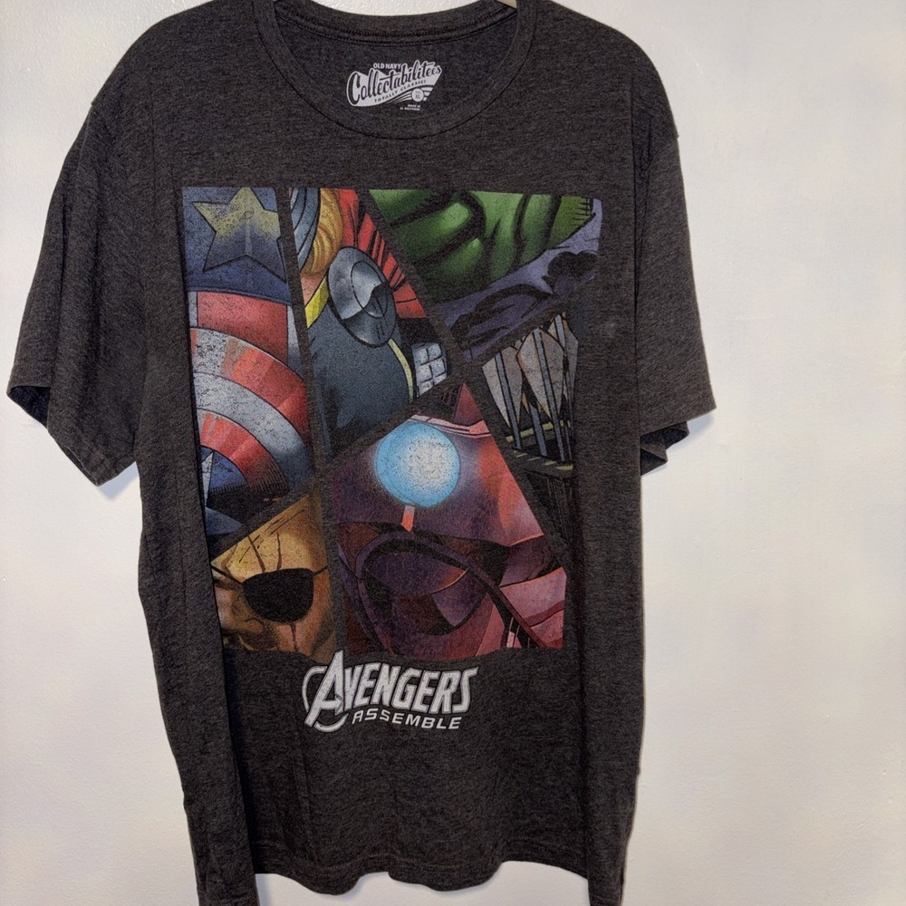Marvel Comics Avengers assemble T Shirt XL Old Navy black colorfull
